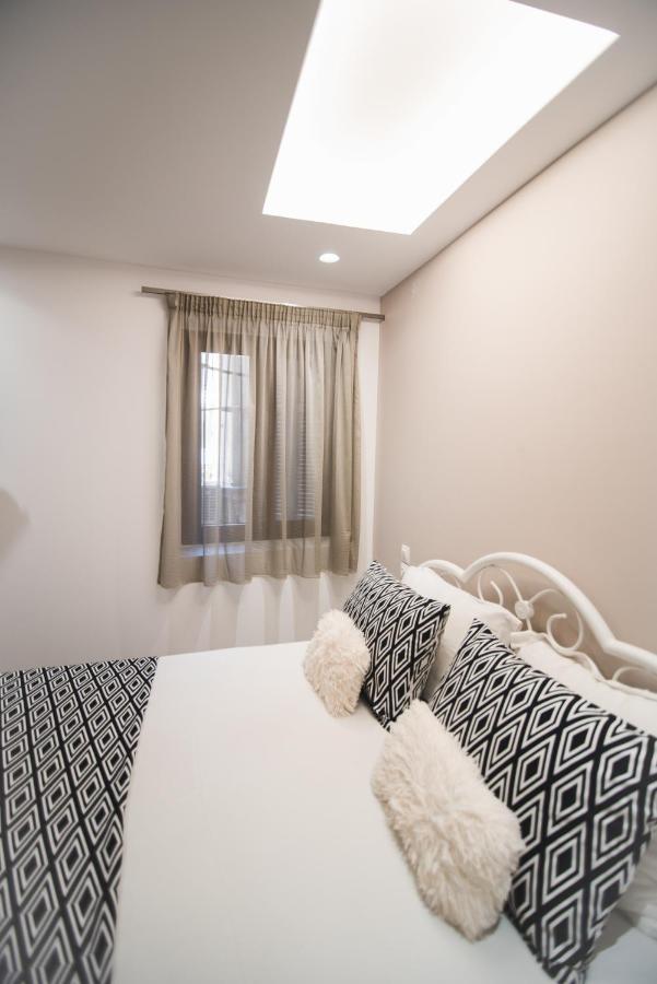 Contemporary Historic Center By Corfuescapes Apartament *